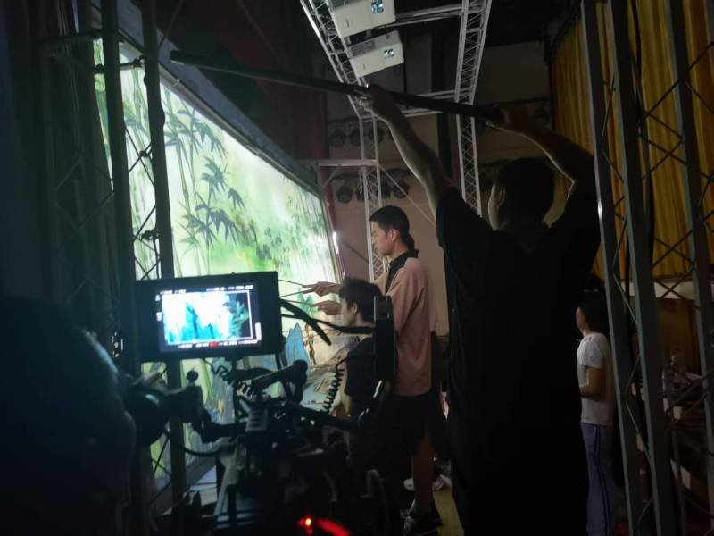 余干县TVC拍摄公司：美妆时尚造梦师，雕琢细节中的高级质感